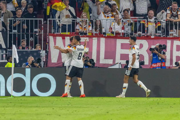 Fussball: UEFA Nations League 2026 - 2027, 3. Spieltag - Deutschland vs Serbien - Allianz-Arena (München) : Torjubel nach dem Tor zum 1:0 für Deutschland durch Torschütze Tom Bischof (Deutschland, 8) Copyright: xMichellexLukax