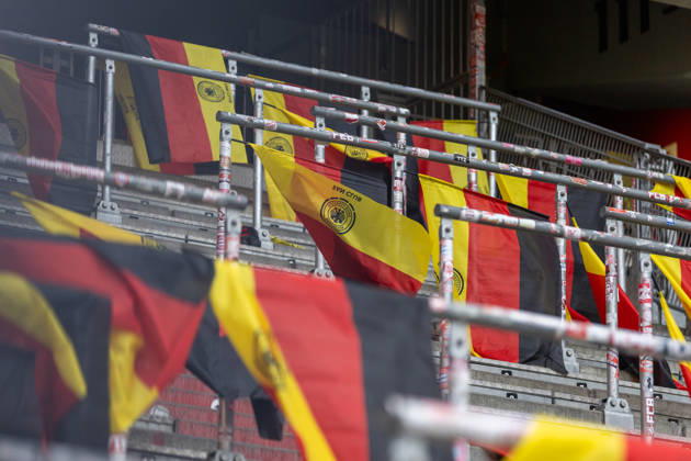 Fussball: UEFA Nations League 2026 - 2027, 3. Spieltag - Deutschland vs Serbien - Allianz-Arena (München) : Fahnen von Fans Copyright: xMichellexLukax