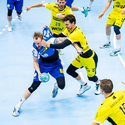 01.10.2026, GER, Handball, Maenner, Saison 26 27, Opel 1.Bl, 7.Spieltag, ThSV Eisenach - TVB Stuttgart Philipp Meyer (TVB Stuttgart), Dominik Solak (ThSV Eisenach,30) 99817 Eisenach Werner-Assmann-Halle Am Sportp Thueringen Deutschland