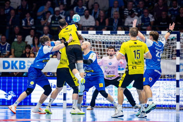 01.10.2026, GER, Handball, Maenner, Saison 26 27, Opel 1.Bl, 7.Spieltag, ThSV Eisenach - TVB Stuttgart Tillman Leu (ThSV Eisenach,99), Mohamed Amine Darmoul (TVB Stuttgart) 99817 Eisenach Werner-Assmann-Halle Am Sportp Thueringen Deutschland