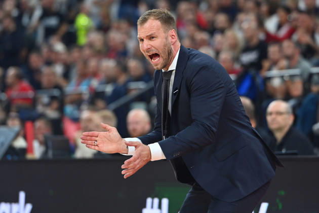 Trainer Anton GAVEL (FCB), Gestik,gibt Anweisungen, Einzelbild,angeschnittenes Einzelmotiv,Halbfigur,halbe Figur, Basketball Euro League,Saison 2026 2027, FC Bayern Muenchen - Partizan Belgrad am 02.10.2026 , S A P G A R D EN
