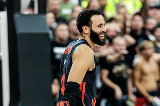MUNICH, GERMANY - OCTOBER 02: Duane Washington (FC Bayern Muenchen, 4) laughing after a successful three pointer during the Turkish Airlines EuroLeague match between FC Bayern Muenchen vs. Partizan Mozzart Bet Belgrade at SAP Garden on round 3 of Turkish Airlines EuroLeague on October 02, 2026 in Munich, Germany. Bavaria Germany Copyright: xSteffiexWunderlx