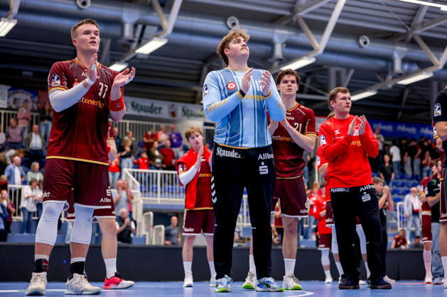 02.10.2026, 6. Spieltag der 2. Handball-Bundesliga, TuSEM Essen - SC DHfK Leipzig. Enttäuschte Gesichter nach der Niederlage gegen leipzig. Max Neuhaus (TUSEM Essen 37) Finn Knaack (TUSEM Essen 12) Felix Eißing (TUSEM Essen 21) NRW Deutschland