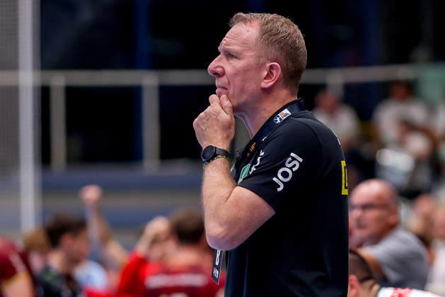 02.10.2026, 6. Spieltag der 2. Handball-Bundesliga, TuSEM Essen - SC DHfK Leipzig. Trainer Frank Carstens (SC DHFK Leipzig hc) gestikulierend am Spielfeldrand NRW Deutschland