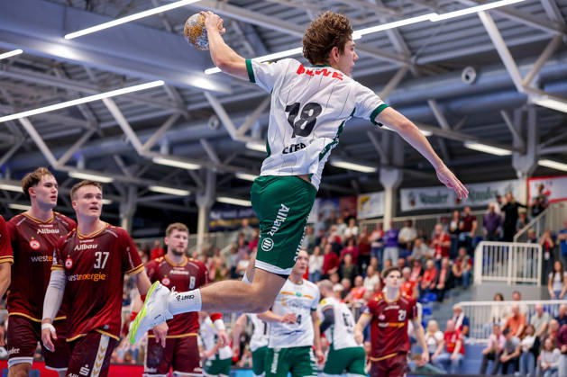 02.10.2026, 6. Spieltag der 2. Handball-Bundesliga, TuSEM Essen - SC DHfK Leipzig. Staffan Peter (SC DHFK Leipzig 18) wirft den Ball auf das Tor NRW Deutschland