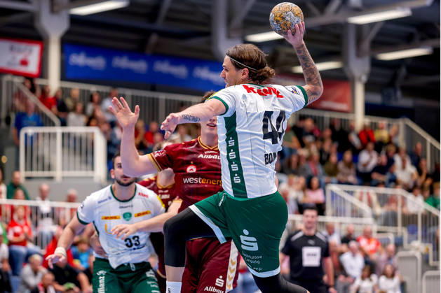 02.10.2026, 6. Spieltag der 2. Handball-Bundesliga, TuSEM Essen - SC DHfK Leipzig. Dean Bombac (SC DHFK Leipzig 44) wirft den Ball auf das Tor NRW Deutschland