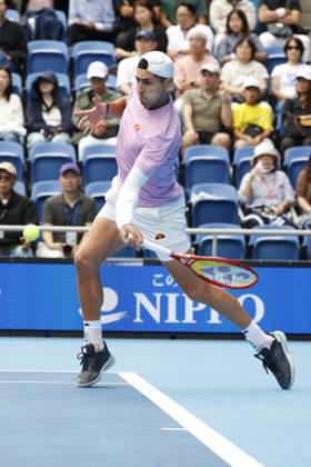 October 3, 2026, Tokyo, Japan: Alejandro Tabilo (Chile) returns a shot against Denis Shapovalov (Canada) during their Round of 16 match at the Kinoshita Group Japan Open Tennis Championships at Ariake Colosseum in Tokyo. The tournament runs from September 29 to October 6. Shapovalov won 7-5, 3-6, 6-4. Tokyo Japan - ZUMAm191 20261003_aap_m191_020 Copyright: xRodrigoxReyesxMarinx