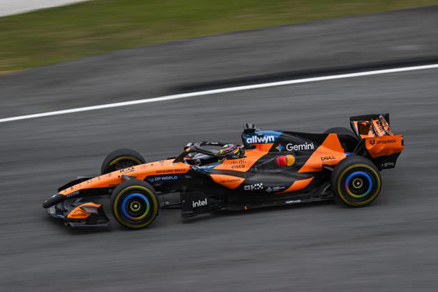 F1 - BAHRAIN GRAND PRIX IN MALAYSIA 2026 81 PIASTRI Oscar (aus), McLaren F1 Team MCL40, action during the 2026 Formula 1 Bahrain Grand Prix in Malaysia, 16th round of the 2026 Formula One World Championship, WM, Weltmeisterschaft from October 2 to 4, 2026 on the Sepang International Circuit, in Sepang, Malaysia - SepangMalaysia  Copyright: xALBERTOxVIMERCATIx