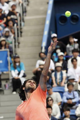 October 3, 2026, Tokyo, Japan: Carlos Alcaraz (Spain) serves against Matteo Arnaldi (Italy) during their Round of 16 match at the Kinoshita Group Japan Open Tennis Championships at Ariake Colosseum in Tokyo. The tournament runs from September 29 to October 6. Alcaraz won 7-6(6), 6-1. Tokyo Japan - ZUMAm191 20261003_aap_m191_028 Copyright: xRodrigoxReyesxMarinx