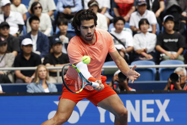 October 3, 2026, Tokyo, Japan: Carlos Alcaraz (Spain) returns a shot against Matteo Arnaldi (Italy) during their Round of 16 match at the Kinoshita Group Japan Open Tennis Championships at Ariake Colosseum in Tokyo. The tournament runs from September 29 to October 6. Alcaraz won 7-6(6), 6-1. Tokyo Japan - ZUMAm191 20261003_aap_m191_045 Copyright: xRodrigoxReyesxMarinx