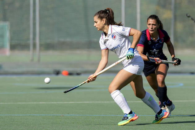 v.li.: Clara Badia Bogner (MHC, 9), Joana Boehringer (BHC, 8), Aktion, Action, Spielszene, 03.10.2026, Mannheim (Deutschland), Hockey, 1. Bundesliga, Damen, Mannheimer HC - Berliner HC