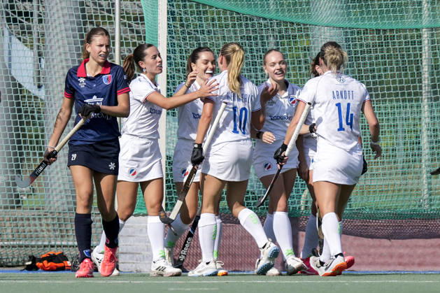 Spielerinnen vom Mannheimer HC (MHC), jubeln über das Tor zum 1:0, Jubel, Torjubel, Torerfolg, celebrate the goal, goal, celebration, jubelt ueber das Tor, Freuen, Freude, freut sich, optimistisch, positiv, Spielszene, Highlight, Action, Aktion, 03.10.2026, Mannheim (Deutschland), Hockey, 1. Bundesliga, Damen, Mannheimer HC - Berliner HC