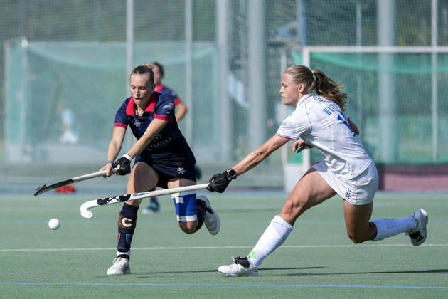 v.li.: Alessa Volkert (BHC, 7, Kapitänin), Ines Wanner (MHC, 12), Zweikampf, Spielszene, Duell, duel, tackle, tackling, Dynamik, Action, Aktion, 03.10.2026, Mannheim (Deutschland), Hockey, 1. Bundesliga, Damen, Mannheimer HC - Berliner HC