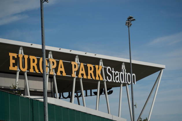 03.10.2026, xjyhynx, Fussball Testspiel, SC Freiburg - FC Luzern, v.l. Europa-Park-Stadion von Außen Freiburg