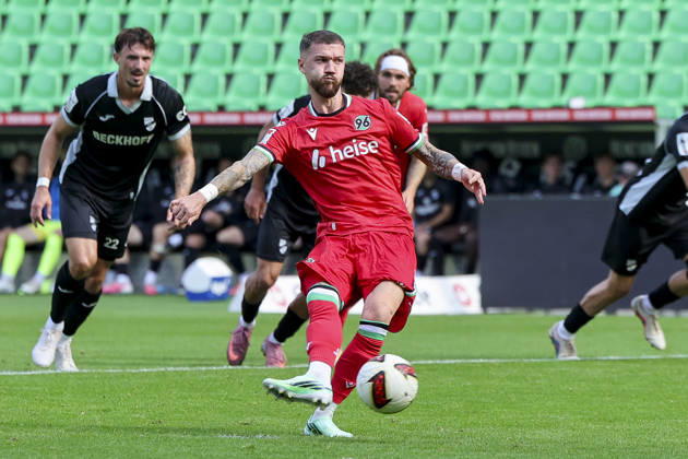 Marcel Hartel (Hannover 96) verwandelt den Foulelfmeter zum 1:0 waehrend des Freundschaftsspiels zwischen Hannover 96 und dem SC Verl, Heinz von Heiden Arena am 03. October 2026 in Hannover, Deutschland. (Foto von Marco Steinbrenner DeFodi Images) +++ Marcel Hartel (Hannover 96) converted the penalty to make it 1 0 during the Friendly match between Hannover 96 and SC Verl at Heinz von Heiden Arena on October 3, 2026 in Hannover, Germany. (Photo by Marco Steinbrenner DeFodi Images) (Photo by Marco Steinbrenner DeFodi Images) -