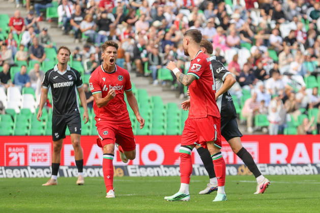 03.10.2026, xtgx, Fussball Testspiel, Hannover 96 - SC Verl, v.l. Marcel Hartel (Hannover) Jubel, Torjubel, jubelt ueber das Tor, celebrate the goal, celebration (DFL DFB REGULATIONS PROHIBIT ANY USE OF PHOTOGRAPHS as IMAGE SEQUENCES and or QUASI-VIDEO) Hannover
