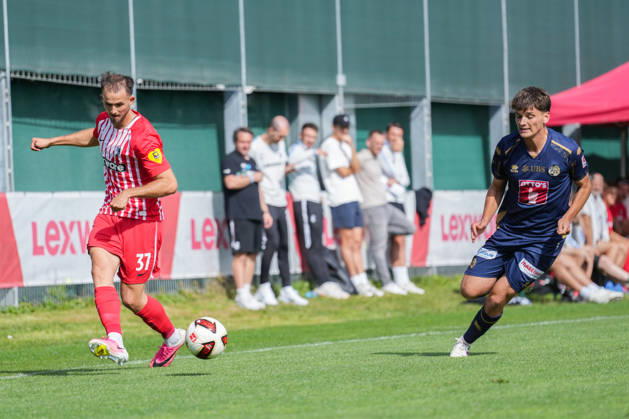 Testspiel: SC Freiburg vs FC Luzern, 03.10.2026 Max Rosenfelder (SC Freiburg, 37) mit dem Ball Testspiel: SC Freiburg vs FC Luzern, Europa-Park Stadion, 03.10.2026 DFB DFL REGULATIONS PROHIBIT ANY USE OF PHOTOGRAPHS AS IMAGE SEQUENCES AND OR QUASI-VIDEO. Copyright: xBEAUTIFULxSPORTS Boscox