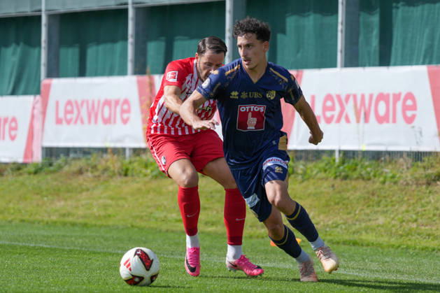 Demir Xhemalija (FC Luzern, 34) im Zweikampf mit Christian Günter Christian Guenter (SC Freiburg, 30) , Deutschland, Fussball, Testspiel, SC Freiburg vs. FC Luzern, 03.10.2026, Europa-Park Stadion, Trainingsplatz, Freiburg Freiburg Europa-Park Stadion, Trainingspl Baden-Wuerttemberg Deutschland Copyright: xArnexAmbergx