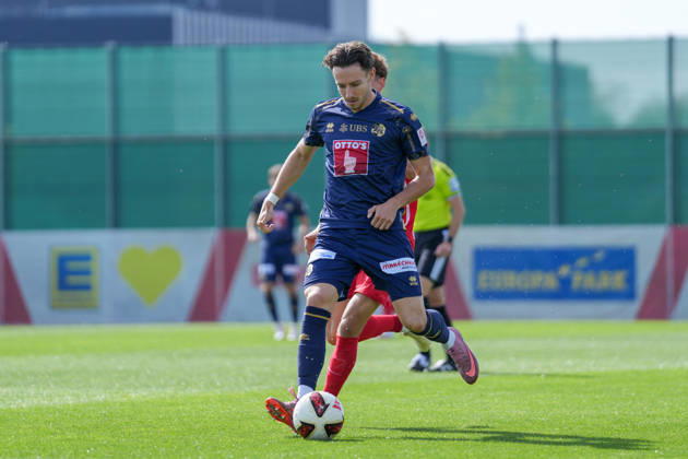 Levin Winkler (FC Luzern, 29) am Ball , Deutschland, Fussball, Testspiel, SC Freiburg vs. FC Luzern, 03.10.2026, Europa-Park Stadion, Trainingsplatz, Freiburg Freiburg Europa-Park Stadion, Trainingspl Baden-Wuerttemberg Deutschland Copyright: xArnexAmbergx