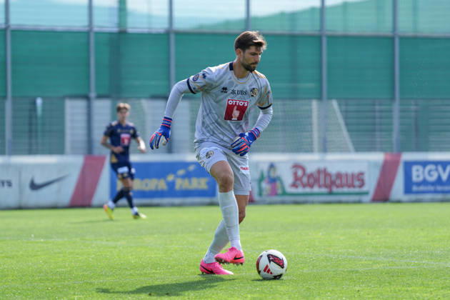 Karlo Letica (FC Luzern, 30) am Ball , Deutschland, Fussball, Testspiel, SC Freiburg vs. FC Luzern, 03.10.2026, Europa-Park Stadion, Trainingsplatz, Freiburg Freiburg Europa-Park Stadion, Trainingspl Baden-Wuerttemberg Deutschland Copyright: xArnexAmbergx