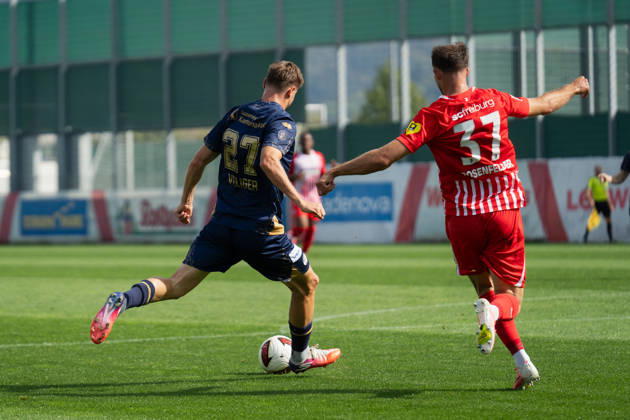 03.10.2026, xjyhynx, Fussball Testspiel, SC Freiburg - FC Luzern, v.l. Lars Villiger (27, FC Luzern) Torschuss und wird verteidigt von Max Rosenfelder (37, SC Freiburg) Freiburg