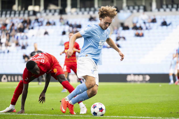 261003 Anton Höög of Malmö FF and Lamine Sadio of FC Nordsjälland during the Friendly match between Malmö FF and FC Nordsjälland on October 3, 2026 in Malmö. Photo: Avdo Bilkanovic BILDBYRAN COP 115 AB0391 fotboll football soccer fotball träningsmatch friendly match malmö ff fc nordsjälland bbeng Copyright: AVDOxBILKANOVIC BB261003AB022