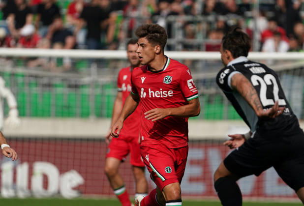 Deutschland: Fussball Testspiel Vereine 2026 2027, Freundschaftsspiel - Hannover 96 vs SC Verl - Heinz von Heiden Arena (Hannover): Mimik, Gesichtsausdruck, Emotion Franz Roggow (Hannover 96, 13) Copyright: xAymanxAlahmedx