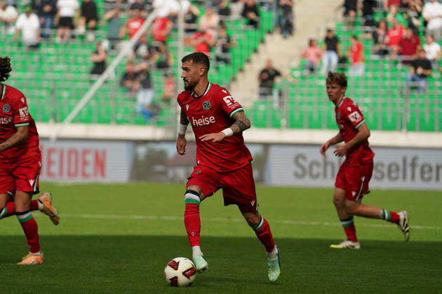 Deutschland: Fussball Testspiel Vereine 2026 2027, Freundschaftsspiel - Hannover 96 vs SC Verl - Heinz von Heiden Arena (Hannover): am Ball Marcel Hartel (Hannover 96, 10) Copyright: xAymanxAlahmedx