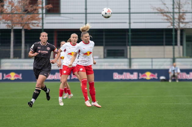 Google Pixel Frauen-Bundesliga, RB Leipzig - FSV Mainz 05; 03.10.2026 Therese Simonsson (27, RB Leipzig) mit Kopf. Fußball, Google Pixel Frauen-Bundesliga, Saison 2026 2027, 6. Spieltag: RB Leipzig vs. FSV Mainz 05 am 03.10.2026, Trainingszentrum Cottaweg, Leipzig. DFB REGULATIONS PROHIBIT ANY USE OF PHOTOGRAPHS AS IMAGE SEQUENCES AND OR QUASI-VIDEO. Copyright: xBEAUTIFULxSPORTS JanxKaeferx