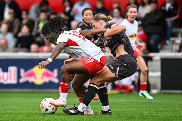 Fußball I Frauen I Saison 2026-2027 I Bundesliga I 6. Spieltag I RB Leipzig - 1. FSV Mainz 05 I 03.10.2026 Zweikampf Delice Boboy (17, Rasenballsport Leipzig), Johanna Maria Berg (9, 1. FSV Mainz 05) Leipzig RB Trainingszentrum, Cottaweg 7 Sachsen Deutschland Copyright: xLobeca InesxHähnelx