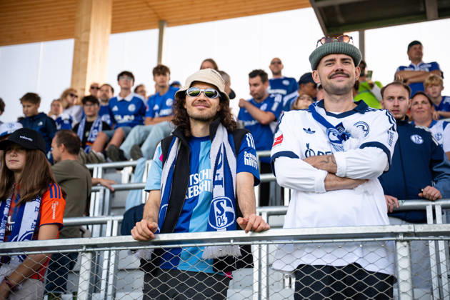 03.10.2026, Fussball, Saison 2026 2027, Testspiel, SC Austria Lustenau - FC Schalke 04, Fans FC Schalke 04, xRHR-FOTO YYx Copyright: KROEGER RHR-FOTOx RHR-FOTO YY