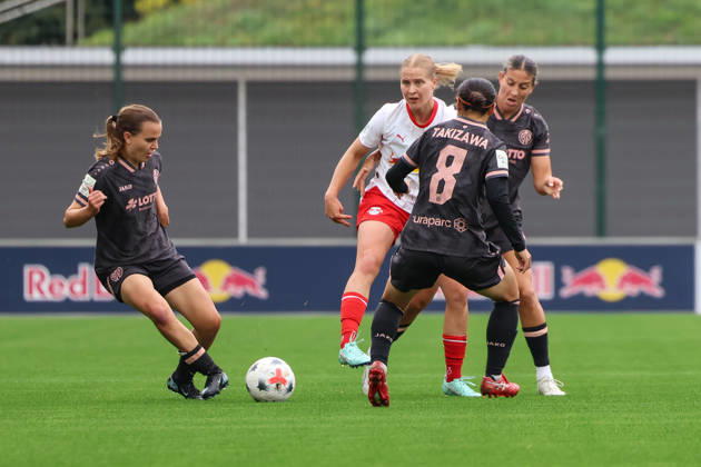 Deutschland: Fußball Google Pixel Frauen-Bundesliga 2026 - 2027, 6. Spieltag - RB Leipzig gegen FSV Mainz 05, Trainingszentrum von RB Leipzig (Leipzig): Emilia Ãsgeirsdottir (RB Leipzig Frauen, 8) am Ball Copyright: xLucasxWalterx