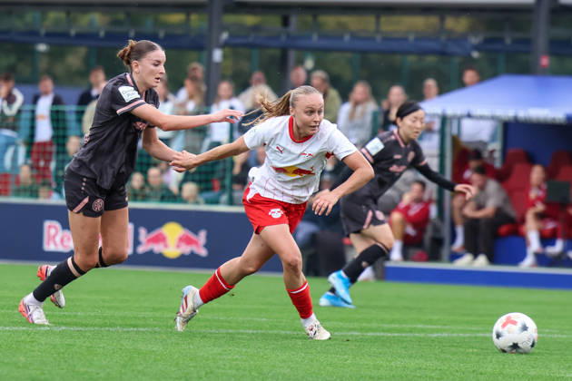 Deutschland: Fußball Google Pixel Frauen-Bundesliga 2026 - 2027, 6. Spieltag - RB Leipzig gegen FSV Mainz 05, Trainingszentrum von RB Leipzig (Leipzig): Lou-Ann Joly (RB Leipzig Frauen, 6) am Ball Copyright: xLucasxWalterx