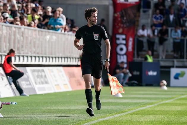 Fussball: Österreich: Testspiel 2025 2026 - 03.10.2026 - SC Austria Lustenau vs. FC Schalke 04 - SUN MINIMEAL Arena (Lustenau, Österreich); Linienrichter Jonas Mayrhofer Copyright: xLUKAxKOLANOVICx