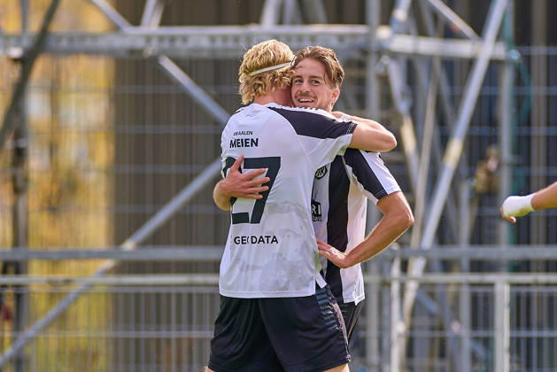 Torjubel Gianluca Gaudino (VfR Aalen, 46) ueber sein Tor, Treffer zur 1:0 Fuehrung fuer Aalen, Vico Meien (VfR Aalen, 27) gratuliert GER, VfR Aalen vs. FSV Frankfurt, Fussball, Regionalliga Suedwest - Herren, 10. Spieltag, Spielzeit 2026 2027, 03.10.2026 GER, VfR Aalen vs. FSV Frankfurt, Fussball, Regionalliga Suedwest - Herren, 10. Spieltag, Spielzeit 2026 2027, 03.10.2026 Aalen Copyright: xEibner-Pressefoto GeraldxOelze-dexStoppanyx EP_ODS