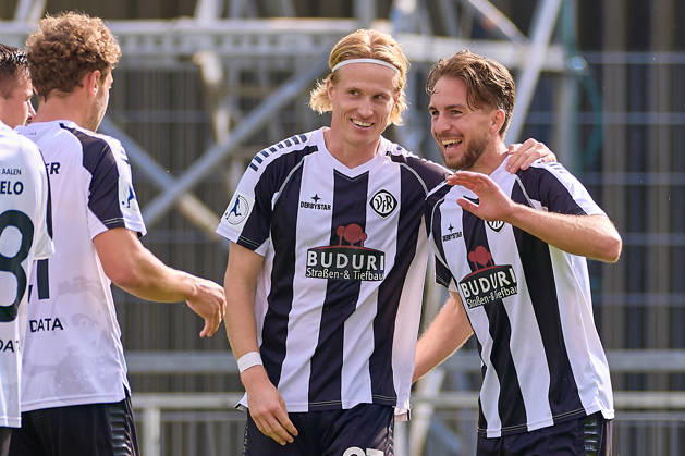Torjubel Gianluca Gaudino (VfR Aalen, 46) ueber sein Tor, Treffer zur 1:0 Fuehrung fuer Aalen, Vico Meien (VfR Aalen, 27) gratuliert GER, VfR Aalen vs. FSV Frankfurt, Fussball, Regionalliga Suedwest - Herren, 10. Spieltag, Spielzeit 2026 2027, 03.10.2026 GER, VfR Aalen vs. FSV Frankfurt, Fussball, Regionalliga Suedwest - Herren, 10. Spieltag, Spielzeit 2026 2027, 03.10.2026 Aalen Copyright: xEibner-Pressefoto GeraldxOelze-dexStoppanyx EP_ODS