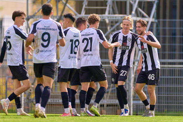 Torjubel der Aalener, Gianluca Gaudino (VfR Aalen, 46) ueber sein Tor, Treffer zur 1:0 Fuehrung fuer Aalen, Vico Meien (VfR Aalen, 27) gratuliert GER, VfR Aalen vs. FSV Frankfurt, Fussball, Regionalliga Suedwest - Herren, 10. Spieltag, Spielzeit 2026 2027, 03.10.2026 GER, VfR Aalen vs. FSV Frankfurt, Fussball, Regionalliga Suedwest - Herren, 10. Spieltag, Spielzeit 2026 2027, 03.10.2026 Aalen Copyright: xEibner-Pressefoto GeraldxOelze-dexStoppanyx EP_ODS