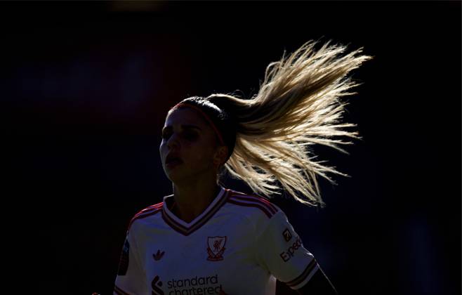 Football - FA Women s Super League - Manchester United, ManU FC Women v Liverpool FC Women LIVERPOOL, ENGLAND - Sunday, September 27, 2026: The golden hair of Liverpool FC Women s Natalia Ramos back-lit by the autumn sunshine during the FA Women™s Super League match between Manchester United FC Women and Liverpool FC Women at Leigh Sports Village. (Photo by David Rawcliffe Propaganda) LEIGH Leigh Sports Village GREATER MANCHESTER ENGLAND  Copyright: xDavidxRawcliffex 2026-10-03-Man_Utd_Women_v_Liverpool_Women-038_3