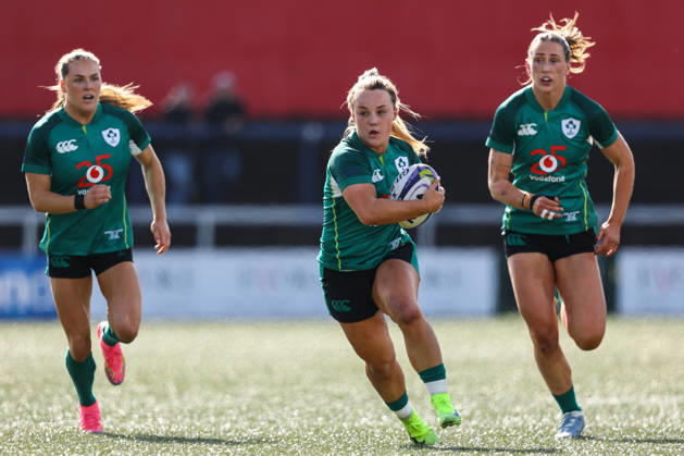 Women s International Test Match, Virgin Media Park, Cork 3 10 2026 Ireland vs Japan Ireland s BÃ BÃ ibhinn Parsons with Aoife Dalton and Anna McGann 3 10 2026  Copyright: xx BB3_9174