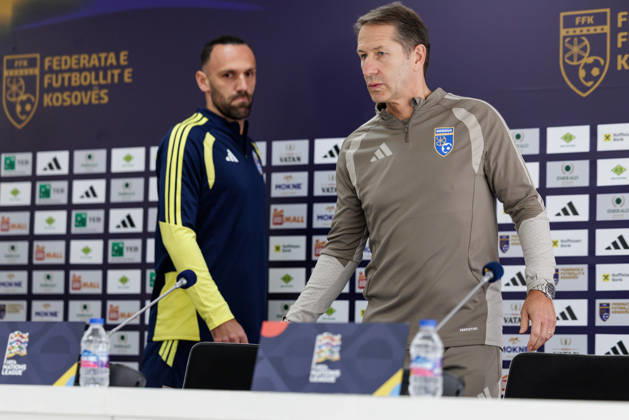 SOCCER - NL, KOS vs AUT PRISTINA,KOSOVO,03.OCT.26 - SOCCER - UEFA Nations League, OEFB international match, Länderspiel, Nationalmannschaft Kosovo vs Austria, preview, press conference, PK, Pressekonferenz team KOS. Image shows Vedat Muriqk and head coach Franco Foda (KOS).  GEPAxpictures xArminxRauthner