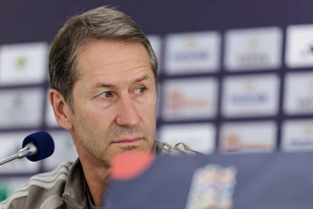 SOCCER - NL, KOS vs AUT PRISTINA,KOSOVO,03.OCT.26 - SOCCER - UEFA Nations League, OEFB international match, Länderspiel, Nationalmannschaft Kosovo vs Austria, preview, press conference, PK, Pressekonferenz team KOS. Image shows head coach Franco Foda (KOS).  GEPAxpictures xArminxRauthner