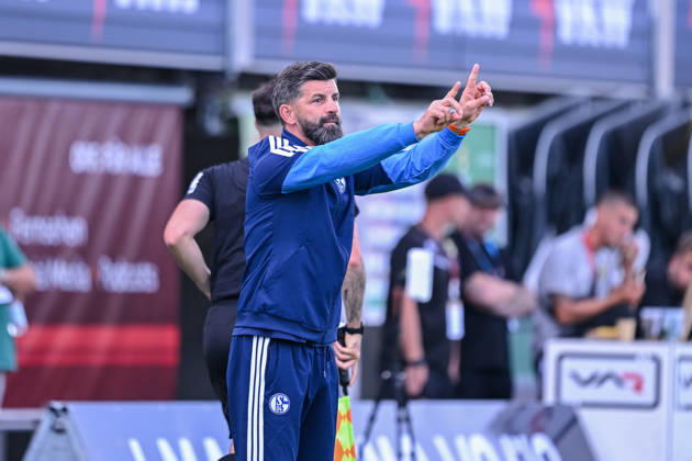 03.10.2026, Fussball, Saison 2026 2027, Testspiel, SC Austria Lustenau - FC Schalke 04, Trainer Miron Muslic (FC Schalke 04) xRHR-FOTO YYx Copyright: KROEGER RHR-FOTOx RHR-FOTO YY