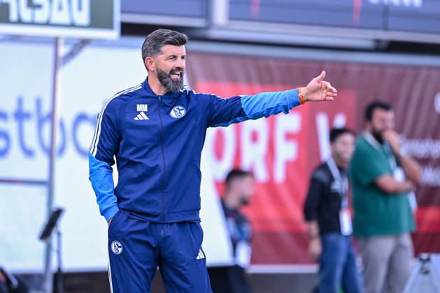 03.10.2026, Fussball, Saison 2026 2027, Testspiel, SC Austria Lustenau - FC Schalke 04, Trainer Miron Muslic (FC Schalke 04) xRHR-FOTO YYx Copyright: KROEGER RHR-FOTOx RHR-FOTO YY