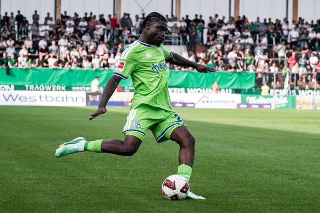 Fussball: Österreich: Testspiel 2025 2026 - 03.10.2026 - SC Austria Lustenau vs. FC Schalke 04 - SUN MINIMEAL Arena (Lustenau, Österreich); Junior Dina Ebimbe (Schalke 04) Copyright: xLUKAxKOLANOVICx