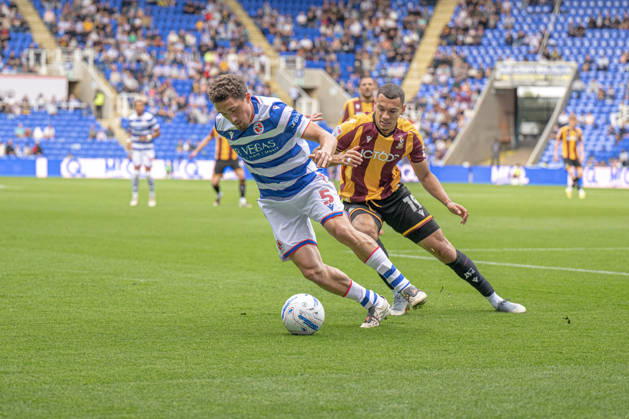 Reading v Bradford City, EFL Sky Bet League 1 Haydon Roberts of Reading FC during the EFL Sky Bet League 1 match between Reading and Bradford City at the Select Car Leasing Stadium, Reading, UK on 3 October 2026. Reading Select Car Leasing Stadium Berkshire UK Editorial use only DataCo restrictions apply See www.football-dataco.com , Copyright: xStevexBaileyx PSI-24965-0064