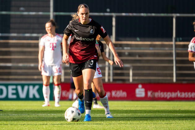 Deutschland: Google Pixel Frauen-Bundesliga 2026 2027, 6.Spieltag, 1.FC Köln vs SC Freiburg, Samstag, 03.10.2026, Franz-Kremer-Stadion (Köln-Westfalen): Alina Axtmann (SC Freiburg ,3) am Ball Köln Franz-Kremer-Stadion, Köln Deutschland Copyright: xOrhanxHabashx