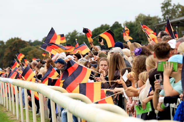 03.10.2026, ISO GER DEU Pferdesport, Tag der Deutschen Einheit, 2026, Hoppegarten Sieger Thore Hammer-Hansen auf Snow Player nordphoto GmbH Engler Berlin Hoppegarten Berlin Deutschland Copyright: xNordphotox xEnglerx