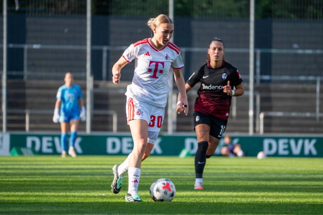 Deutschland: Google Pixel Frauen-Bundesliga 2026 2027, 6.Spieltag, 1.FC Köln vs SC Freiburg, Samstag, 03.10.2026, Franz-Kremer-Stadion (Köln-Westfalen): Sophie Nachtigall (1.FC Köln,30) in Aktion, am Ball auch Selina Vobian (SC Freiburg, 10) im Bild Köln Franz-Kremer-Stadion, Köln Deutschland Copyright: xOrhanxHabashx
