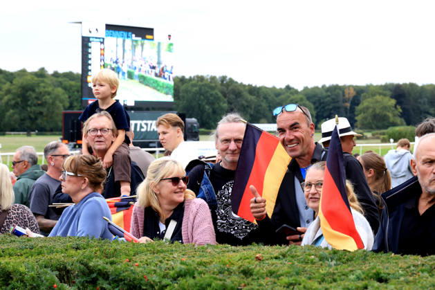 03.10.2026, ISO GER DEU Pferdesport, Tag der Deutschen Einheit, 2026, Hoppegarten Sieger Thore Hammer-Hansen auf Snow Player nordphoto GmbH Engler Berlin Hoppegarten Berlin Deutschland Copyright: xNordphotox xEnglerx