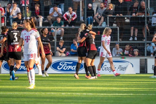Deutschland: Google Pixel Frauen-Bundesliga 2026 2027, 6.Spieltag, 1.FC Köln vs SC Freiburg, Samstag, 03.10.2026, Franz-Kremer-Stadion (Köln-Westfalen): Tor und Torjubel zum 1:0 durch Carina Brunold (SC Freiburg, 14). Freude, Emotionen, Jubel Köln Franz-Kremer-Stadion, Köln Deutschland Copyright: xOrhanxHabashx